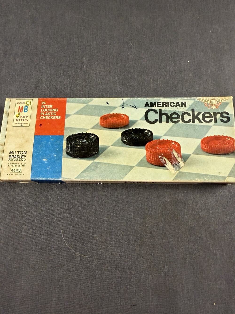 Vintage Milton Bradley American Checkers 4143 Interlocking Plastic Game USA Box